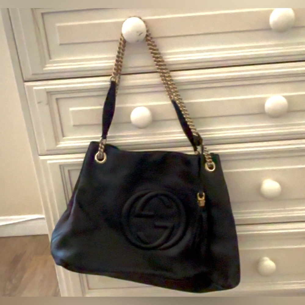 Gucci Black Pebbled Soho Leather Shoulder Bag 
Serial #310806204046 - Picture 5 of 14